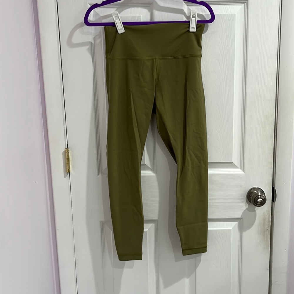 Lululemon size 8
